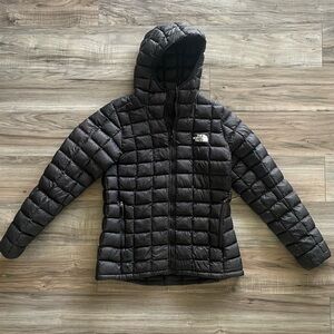 THE NORTH FACE Women’s ThermoBall Eco Jacket with hood